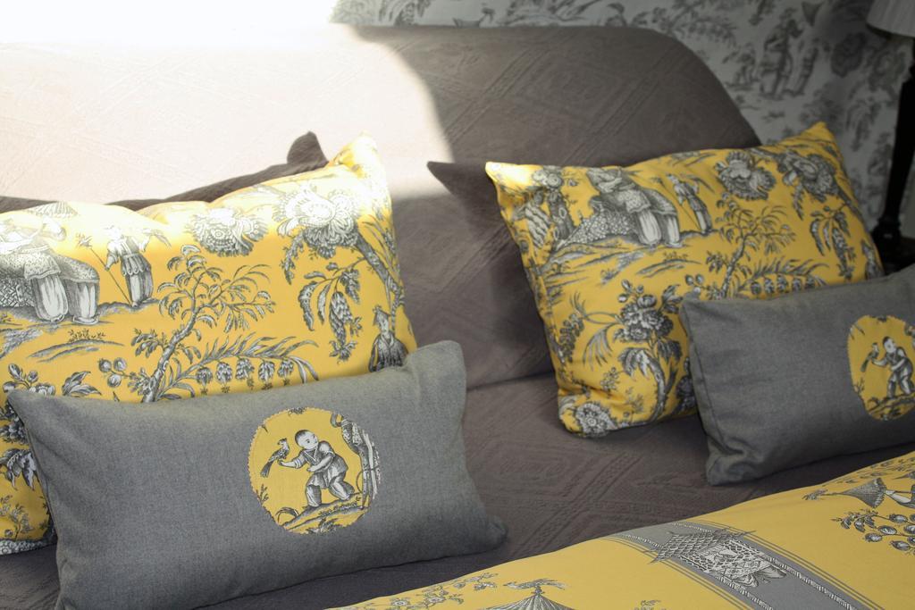 Logis Les Remparts Bed & Breakfast Bayeux Ngoại thất bức ảnh